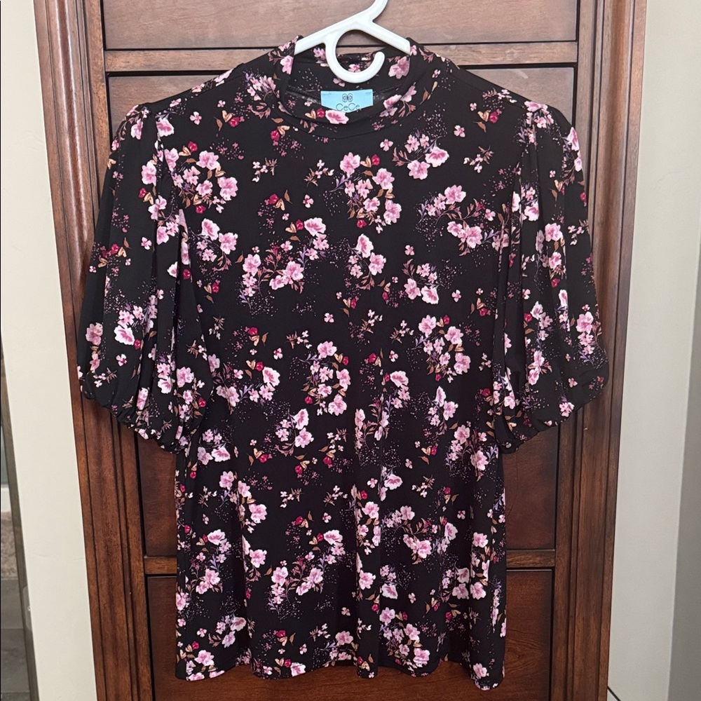 Cece floral short sleeve top black/pink size medium